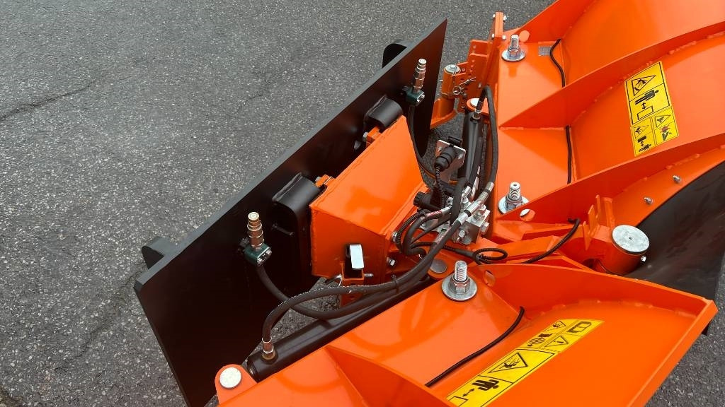 Schneeschild Planierschild hydraulisch 4-Wege PU-2 - Cuchilla quitanieves para Maquinaria agrícola: foto 3 Schneeschild Planierschild hydraulisch 4-Wege PU-2 - Cuchilla quitanieves para Maquinaria agrícola: foto 3