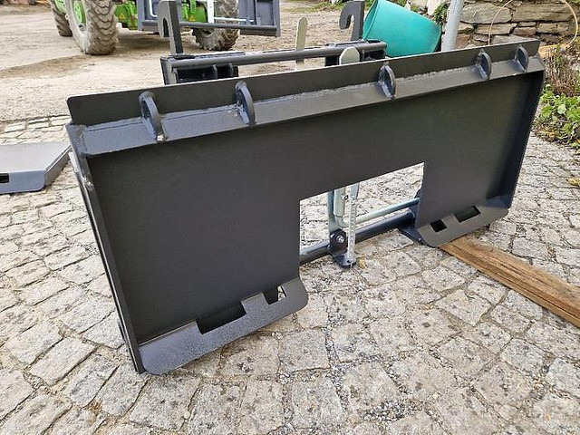 Big Bobcat 114 cm Adapter mit Euro Aufnahme - Implemento: foto 1 Big Bobcat 114 cm Adapter mit Euro Aufnahme - Implemento: foto 1