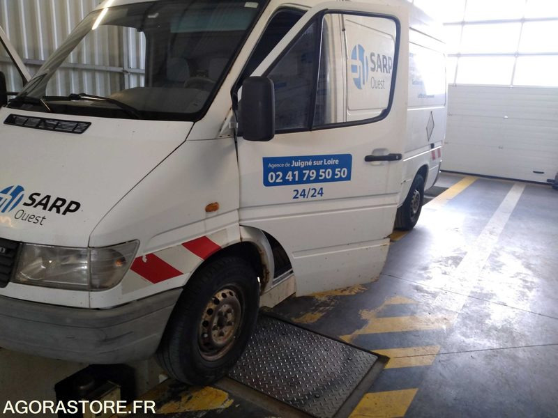 334-AFA-49 /Mercedes Sprinter avec Hayon Hydraulique - Furgón: foto 2 334-AFA-49 /Mercedes Sprinter avec Hayon Hydraulique - Furgón: foto 2