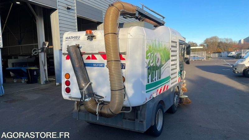 BALAYEUSE RAVO DE 2009 - Barredora vial: foto 5 BALAYEUSE RAVO DE 2009 - Barredora vial: foto 5