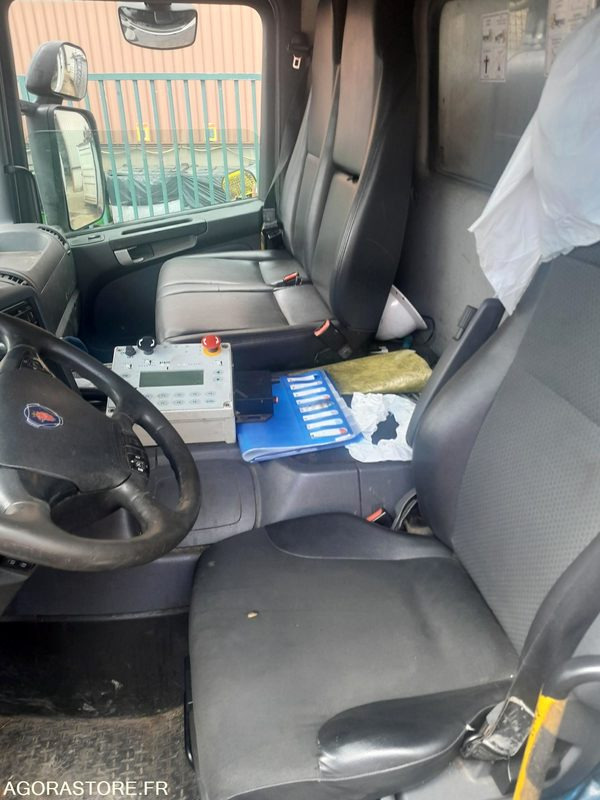 BOM 26T SCANIA GNC (6071-66ICAM571X) - Camión de basura: foto 2 BOM 26T SCANIA GNC (6071-66ICAM571X) - Camión de basura: foto 2