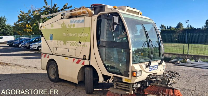 Balayeuse Euroclean Sicas modèle Millennium " New Generation" - Barredora vial: foto 1 Balayeuse Euroclean Sicas modèle Millennium " New Generation" - Barredora vial: foto 1