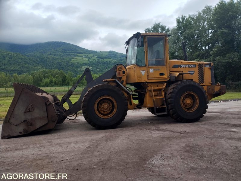 CHARGEUSE SUR PNEUS VOLVO L70D de 2000 n°17603 A REPARER - Cargadora: foto 5 CHARGEUSE SUR PNEUS VOLVO L70D de 2000 n°17603 A REPARER - Cargadora: foto 5