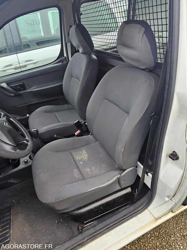 CITROEN BERLINGO - 2010 - 221150KM - BE642VQ - Furgoneta pequeña: foto 5 CITROEN BERLINGO - 2010 - 221150KM - BE642VQ - Furgoneta pequeña: foto 5