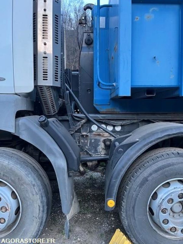 CAMION 8X4 RENAULT KERAX 2002 395000 KM - Cabeza tractora: foto 4 CAMION 8X4 RENAULT KERAX 2002 395000 KM - Cabeza tractora: foto 4