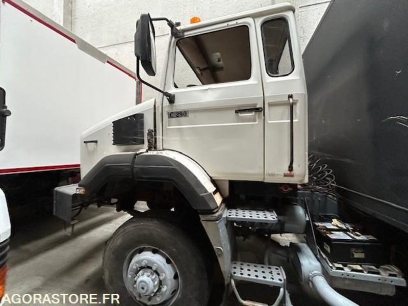 RENAULT TRACTEUR C290 4X4 110KM/H 282500 KM - Cabeza tractora: foto 1 RENAULT TRACTEUR C290 4X4 110KM/H 282500 KM - Cabeza tractora: foto 1