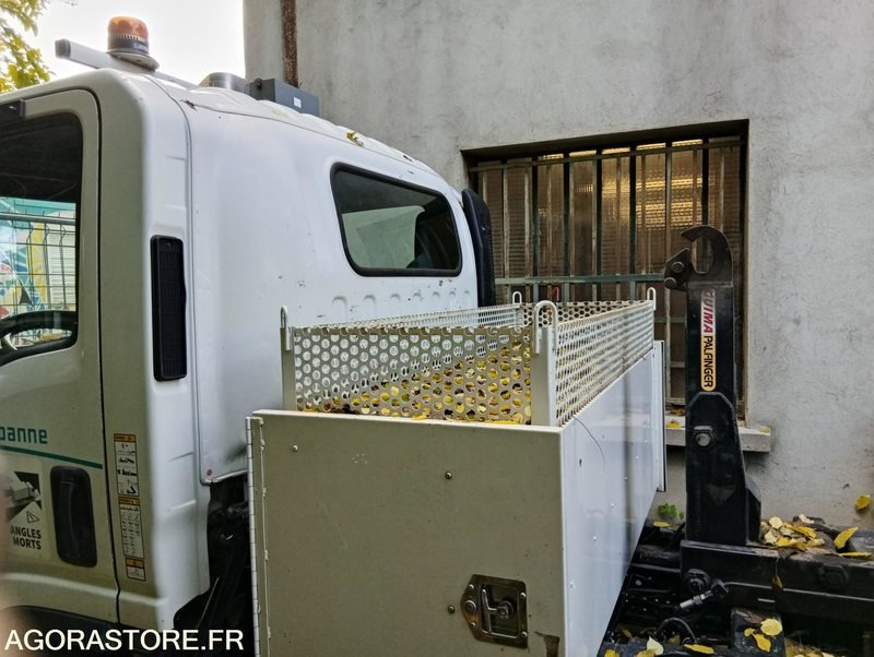 ISUZU - 2012 - 76617kms - Camión: foto 3 ISUZU - 2012 - 76617kms - Camión: foto 3