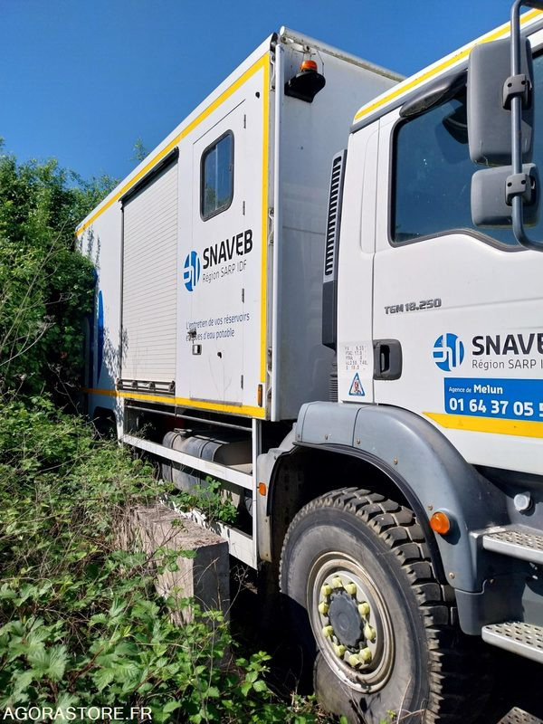 MAN TGM 4X4 18.250 Fourgon GIMAEX VASP 2011 212000Km ROULANT PRO UNIQUEMENT - Camión: foto 2 MAN TGM 4X4 18.250 Fourgon GIMAEX VASP 2011 212000Km ROULANT PRO UNIQUEMENT - Camión: foto 2