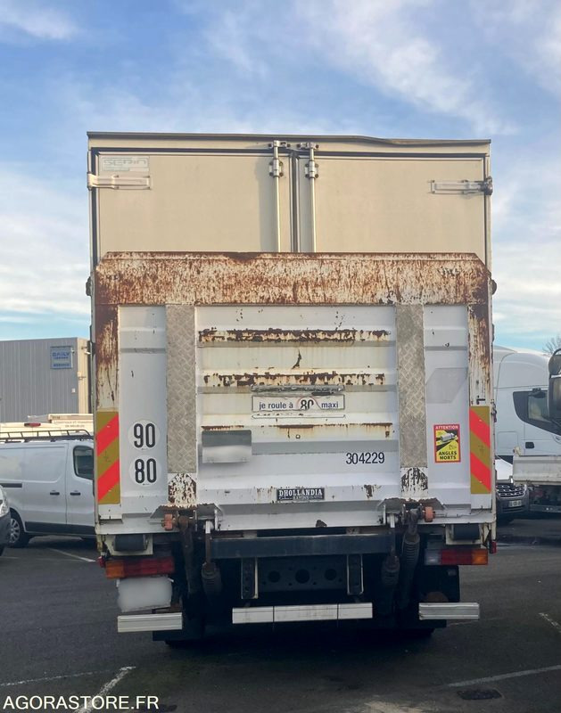 MERCEDES AXOR 2533 - 2009 - 452 922km - Camión: foto 4 MERCEDES AXOR 2533 - 2009 - 452 922km - Camión: foto 4