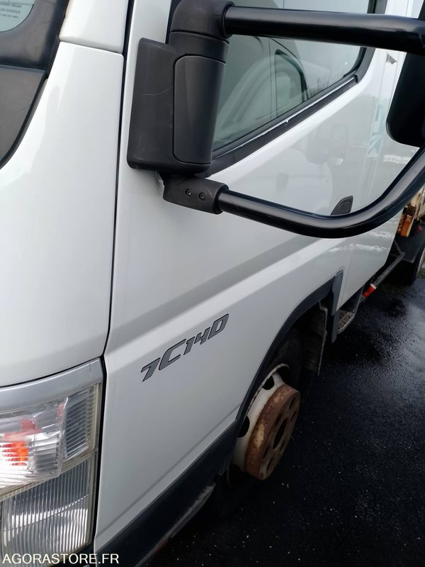 MITSUBISHI CANTER ( MOTEUR HS ) - Camión: foto 1 MITSUBISHI CANTER ( MOTEUR HS ) - Camión: foto 1