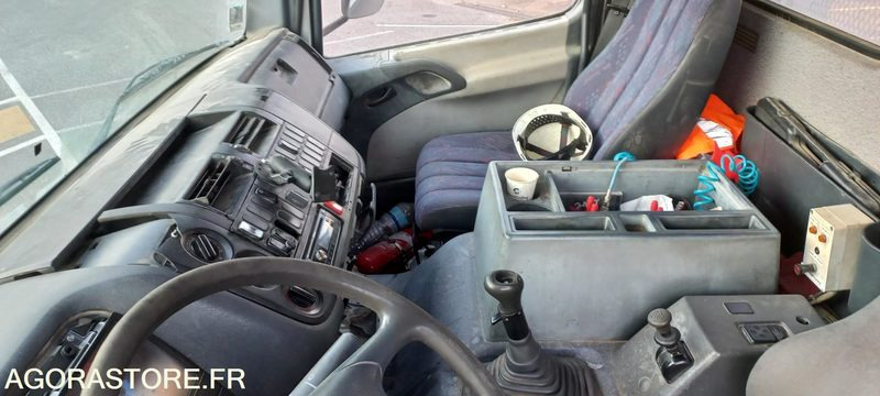 PORTEUR 19T MERCEDES MULTI 339000 km de 1999 (R30223) - Camión: foto 5 PORTEUR 19T MERCEDES MULTI 339000 km de 1999 (R30223) - Camión: foto 5