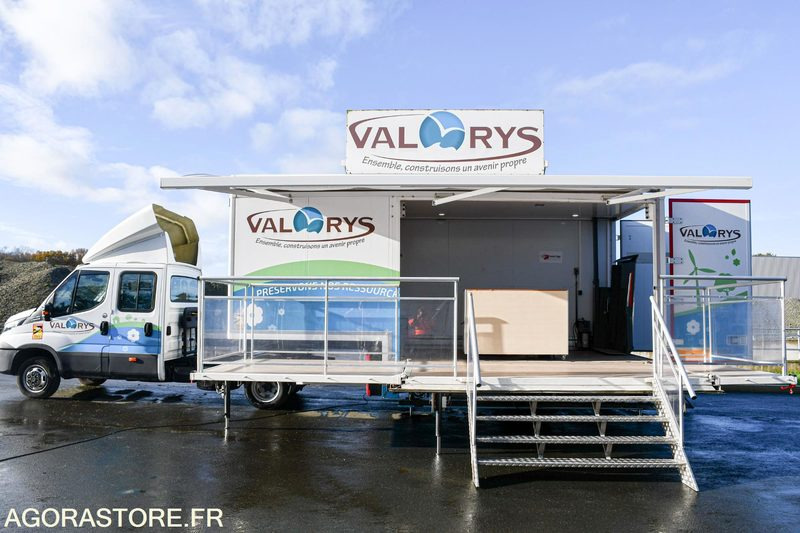 VEHICULE EVENEMENTIEL - CAMION PODIUM IVECO DAILY 6000 kms 2018 - Camión: foto 1 VEHICULE EVENEMENTIEL - CAMION PODIUM IVECO DAILY 6000 kms 2018 - Camión: foto 1