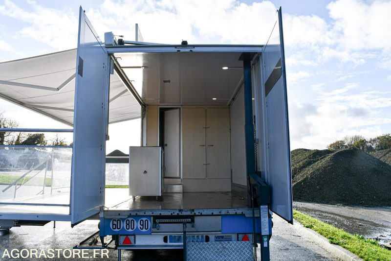 VEHICULE EVENEMENTIEL - CAMION PODIUM IVECO DAILY 6000 kms 2018 - Camión: foto 5 VEHICULE EVENEMENTIEL - CAMION PODIUM IVECO DAILY 6000 kms 2018 - Camión: foto 5