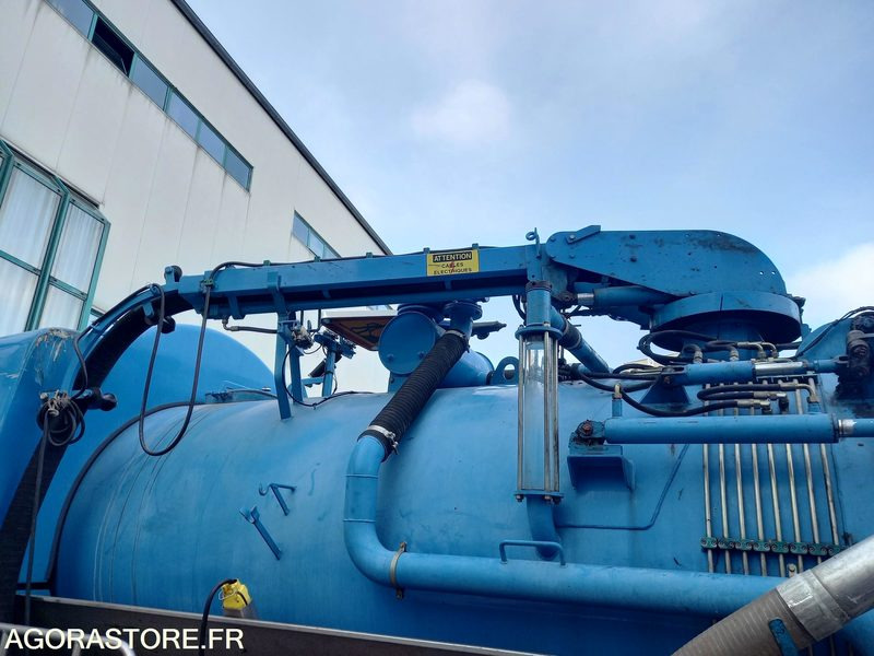 Combiné Hydrocureur - Aspirateur sur camion 19T - Limpieza de alcantarillado: foto 1 Combiné Hydrocureur - Aspirateur sur camion 19T - Limpieza de alcantarillado: foto 1