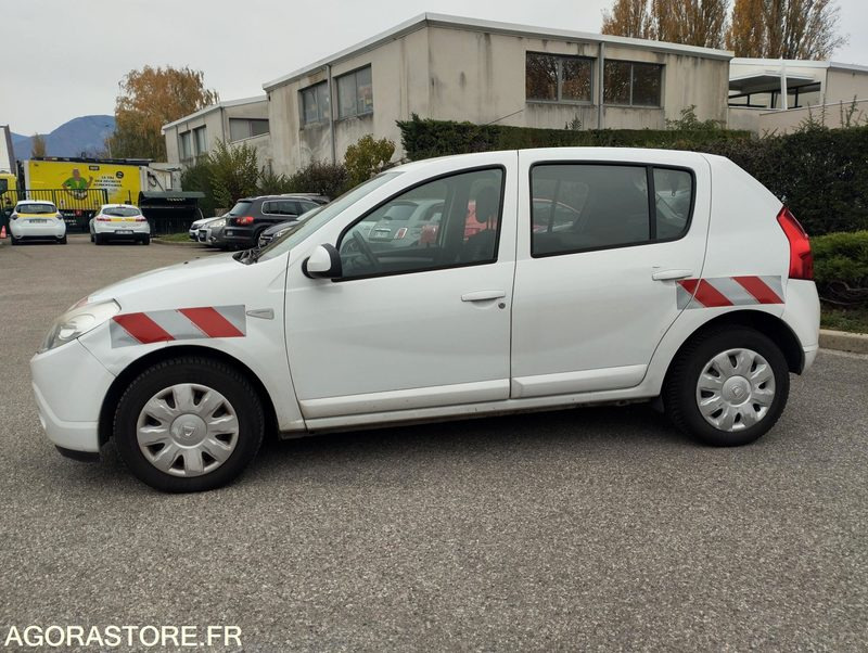 DACIA SANDERO_1.5 dCi eco2 90 cv _ CL-855-YM - Coche: foto 4 DACIA SANDERO_1.5 dCi eco2 90 cv _ CL-855-YM - Coche: foto 4