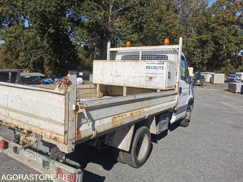 FOURGON BENNE - IVECO - DAILY 35C13 - 2011 / 264350 KM - BJ028EC - Furgoneta basculante: foto 5 FOURGON BENNE - IVECO - DAILY 35C13 - 2011 / 264350 KM - BJ028EC - Furgoneta basculante: foto 5