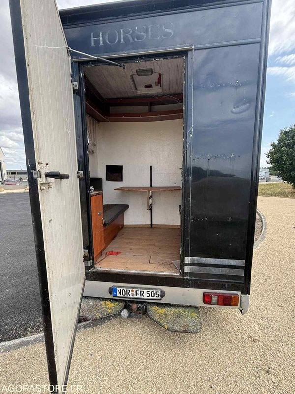 Fourgon FORD - Transport de 2 Chevaux - 2004 - 137 510 KM - Furgón: foto 4 Fourgon FORD - Transport de 2 Chevaux - 2004 - 137 510 KM - Furgón: foto 4