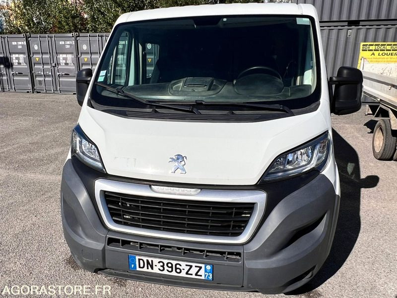 Fourgon utilitaire Peugeot Boxer 2,2l HDI 130cv - Année 2015 - 235000kms - Furgón: foto 3 Fourgon utilitaire Peugeot Boxer 2,2l HDI 130cv - Année 2015 - 235000kms - Furgón: foto 3