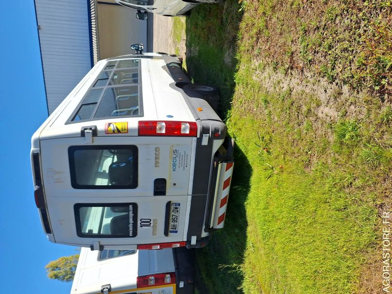 IVECO BUS DAILY N°092063 - Minibús, Furgoneta de pasajeros: foto 3 IVECO BUS DAILY N°092063 - Minibús, Furgoneta de pasajeros: foto 3