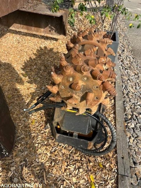 FRAISE HYDRAULIQUE DE DEMONSTRATION MB CRUSHER POUR PELLE 18-25 TONNES 2019 - Implemento para Maquinaria de construcción: foto 2 FRAISE HYDRAULIQUE DE DEMONSTRATION MB CRUSHER POUR PELLE 18-25 TONNES 2019 - Implemento para Maquinaria de construcción: foto 2
