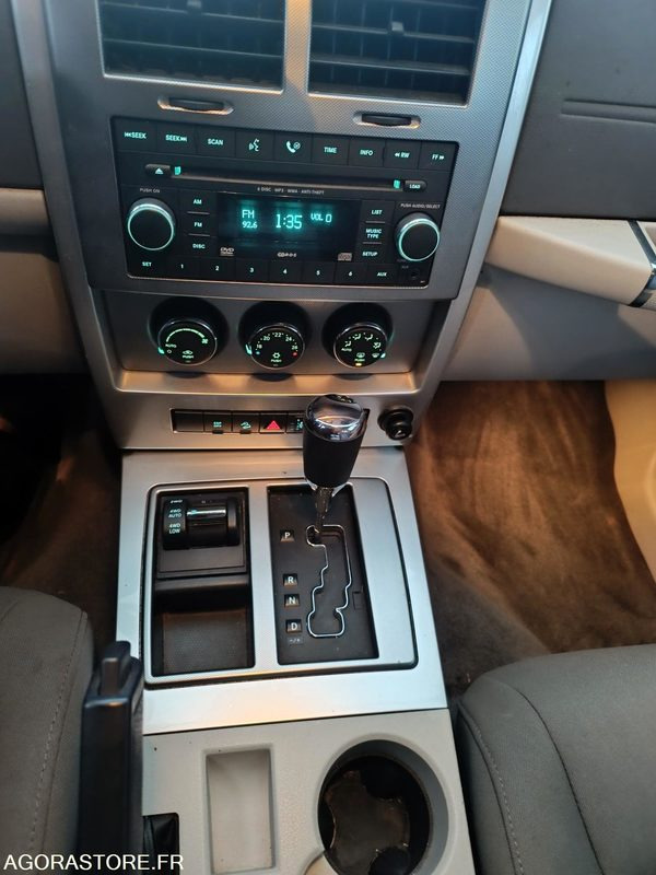 Jeep Cherokee IV 2.8 CRD Jamboree - 2009 - 193 000 KM - Coche: foto 4 Jeep Cherokee IV 2.8 CRD Jamboree - 2009 - 193 000 KM - Coche: foto 4