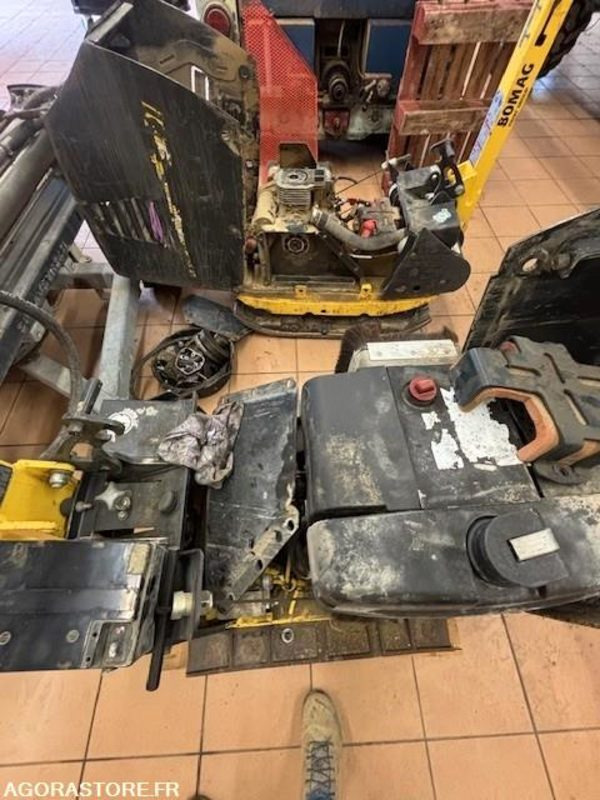 LOT DE 2 PLAQUES BOMAG BPR 60/65D/E ET BPR45/55D 2019 ET 2022 - Plancha reversible: foto 3 LOT DE 2 PLAQUES BOMAG BPR 60/65D/E ET BPR45/55D 2019 ET 2022 - Plancha reversible: foto 3