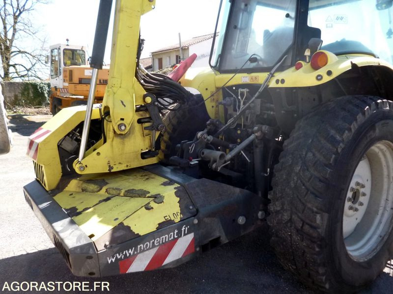 MASSEY 6445 DYNA 6 4X4 FAUCHEUR + NOREMAT OPTIMA M57T VISIOBRAS - Tractor: foto 2 MASSEY 6445 DYNA 6 4X4 FAUCHEUR + NOREMAT OPTIMA M57T VISIOBRAS - Tractor: foto 2