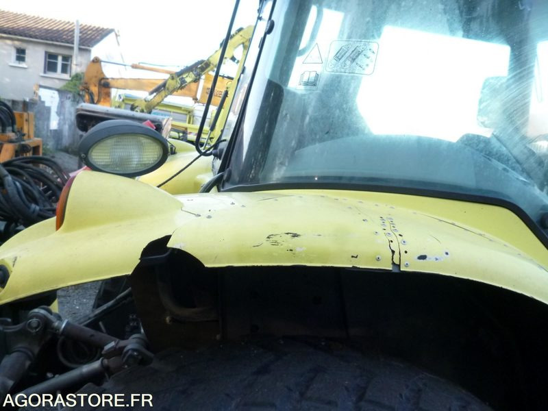 MASSEY 6445 DYNA 6 4X4 FAUCHEUR + NOREMAT OPTIMA M57T VISIOBRAS - Tractor: foto 5 MASSEY 6445 DYNA 6 4X4 FAUCHEUR + NOREMAT OPTIMA M57T VISIOBRAS - Tractor: foto 5