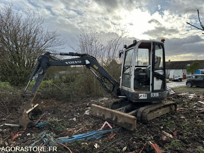 MINI-PELLE - VOLVO ECR 38 - 2007 - 6805 HEURES (3 GODETS FOURNIS) - Miniexcavadora: foto 2 MINI-PELLE - VOLVO ECR 38 - 2007 - 6805 HEURES (3 GODETS FOURNIS) - Miniexcavadora: foto 2