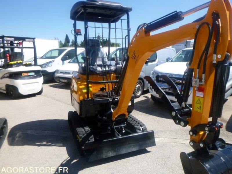 MINIPELLE 1T8 MOTEUR 3 CYLINDRES KUBOTA - Excavadora: foto 5 MINIPELLE 1T8 MOTEUR 3 CYLINDRES KUBOTA - Excavadora: foto 5
