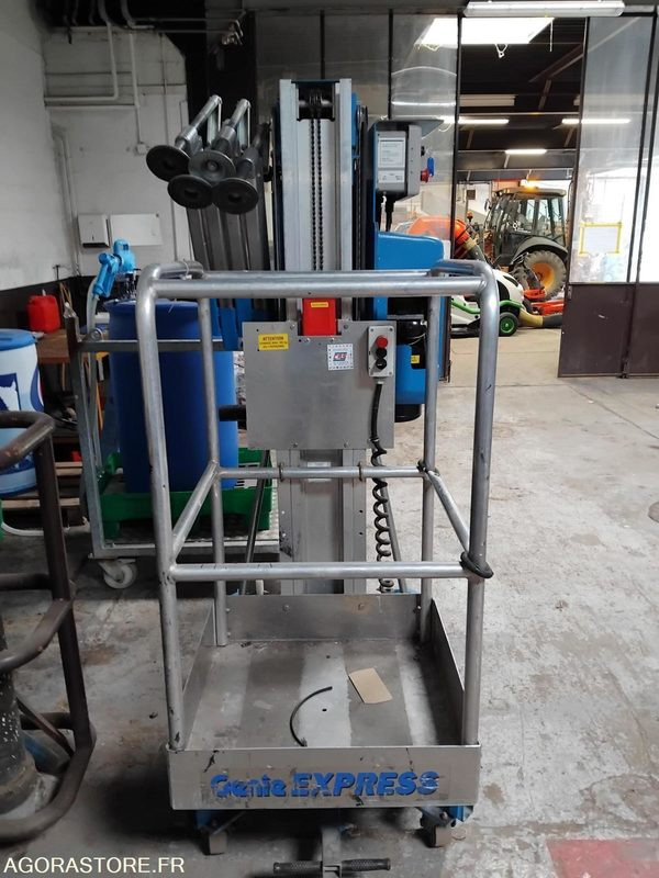 Monte charge - Herramienta/ Equipo: foto 1 Monte charge - Herramienta/ Equipo: foto 1