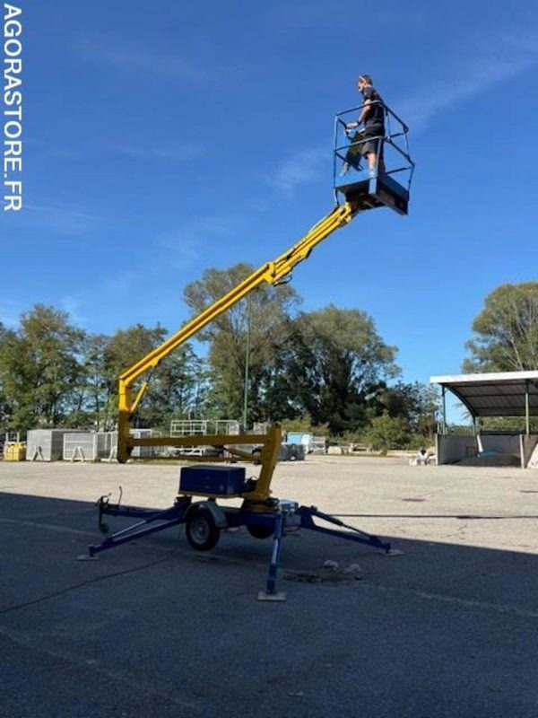 NACELLE ELEVATRICE COMPACTE pour 2 personnes max - Plataforma elevadora: foto 4 NACELLE ELEVATRICE COMPACTE pour 2 personnes max - Plataforma elevadora: foto 4