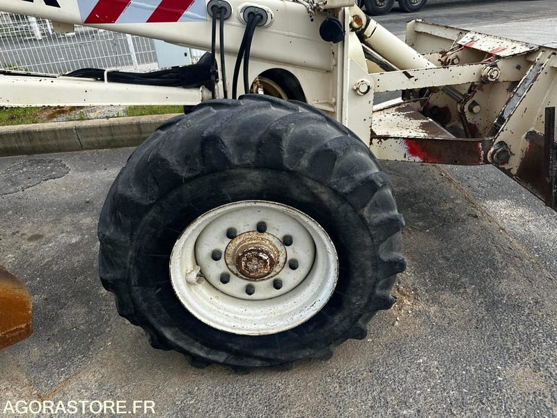 NIVELEUSE - O&K - F 106,5 - 2003 / 11000 HEURES (46001B) - Grader: foto 4 NIVELEUSE - O&K - F 106,5 - 2003 / 11000 HEURES (46001B) - Grader: foto 4