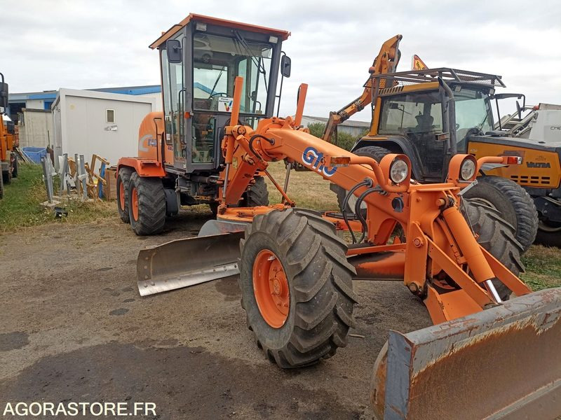 Niveleuse FIAT KOBELCO G110 2207 heures - TOURNANT et ROULANT - Grader: foto 1 Niveleuse FIAT KOBELCO G110 2207 heures - TOURNANT et ROULANT - Grader: foto 1