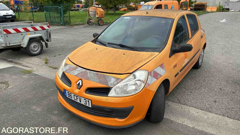 RENAULT CLIO - 2008 - 138942 KM - Coche: foto 2 RENAULT CLIO - 2008 - 138942 KM - Coche: foto 2