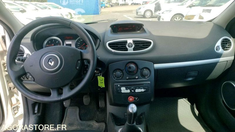 RENAULT CLIO - 2010 - 196673kms - Coche: foto 5 RENAULT CLIO - 2010 - 196673kms - Coche: foto 5
