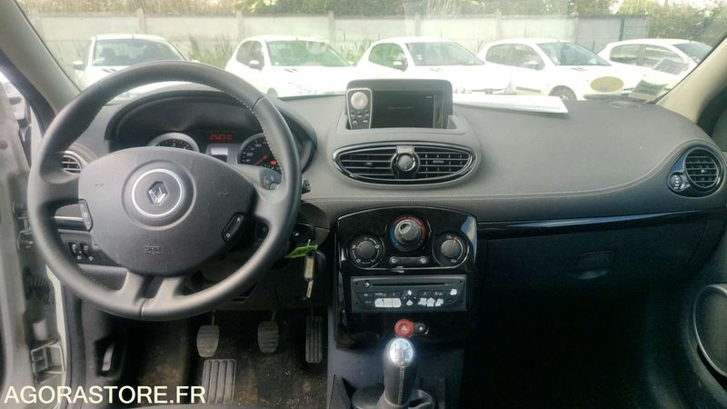 RENAULT CLIO - 2011 - 202079kms - Coche: foto 4 RENAULT CLIO - 2011 - 202079kms - Coche: foto 4