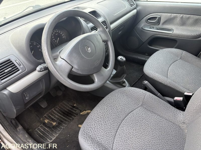 RENAULT CLIO 3 - Coche: foto 5 RENAULT CLIO 3 - Coche: foto 5