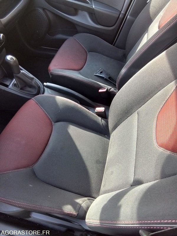 RENAULT CLIO CG315R - Coche: foto 5 RENAULT CLIO CG315R - Coche: foto 5