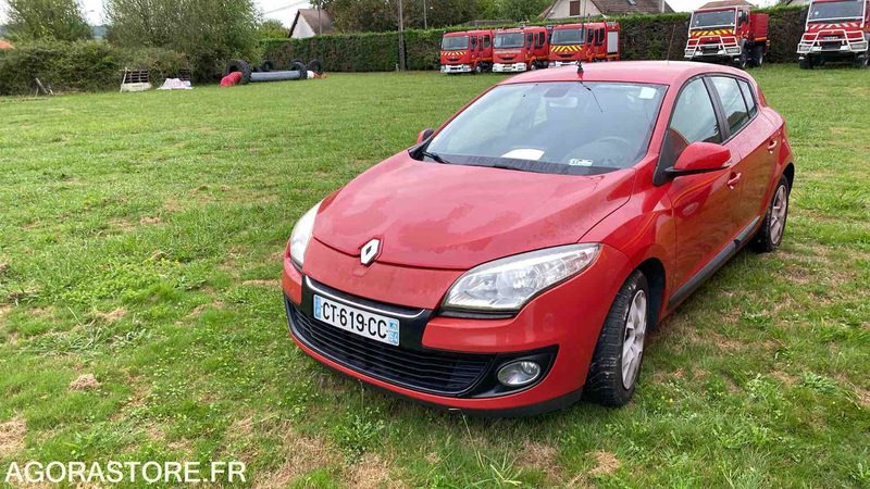 RENAULT MEGANE 309707kms - 2013 - Coche: foto 1 RENAULT MEGANE 309707kms - 2013 - Coche: foto 1