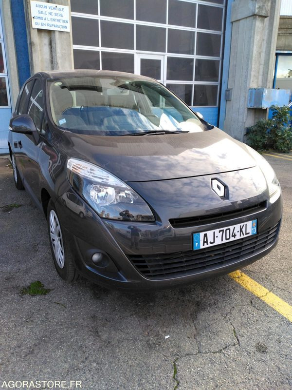 RENAULT SCENIC 1.9 DIESEL - Coche: foto 1 RENAULT SCENIC 1.9 DIESEL - Coche: foto 1
