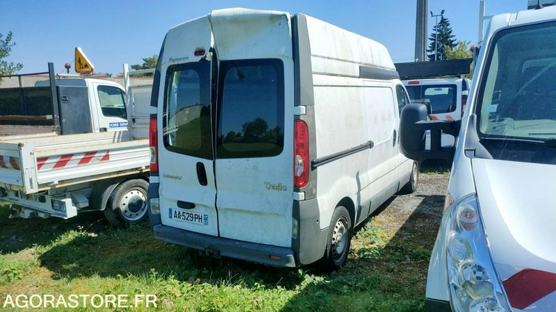 RENAULT TRAFIC - 2009 - 115919 KM - Furgón: foto 4 RENAULT TRAFIC - 2009 - 115919 KM - Furgón: foto 4