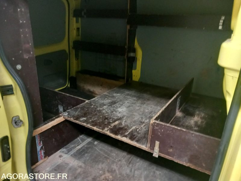 RENAULT TRAFIC DCI 115 (HR0513) - Furgoneta pequeña: foto 3 RENAULT TRAFIC DCI 115 (HR0513) - Furgoneta pequeña: foto 3