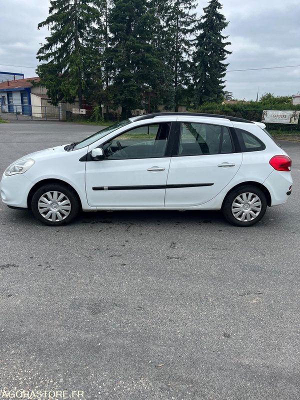 Renault Clio 3 - 209 000km - 2010 - Coche: foto 4 Renault Clio 3 - 209 000km - 2010 - Coche: foto 4