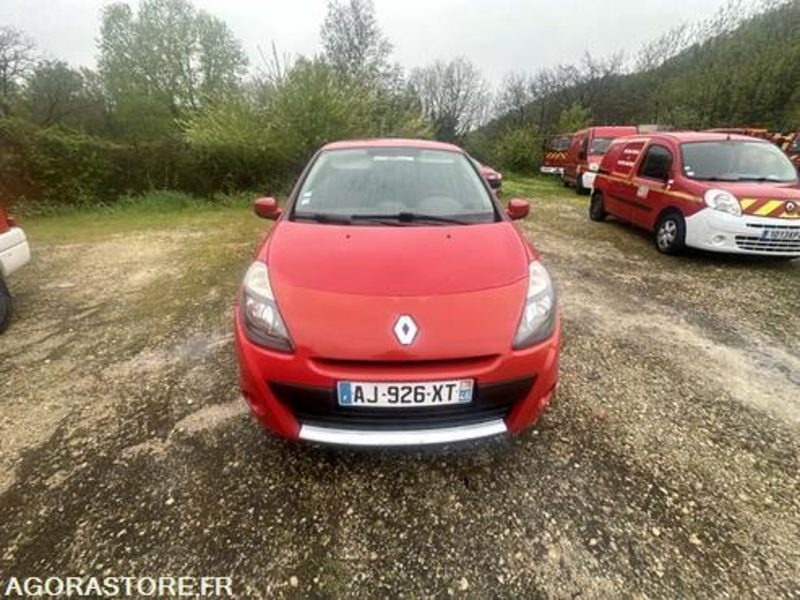 Renault Clio - AJ926XT - Furgoneta pequeña: foto 1 Renault Clio - AJ926XT - Furgoneta pequeña: foto 1