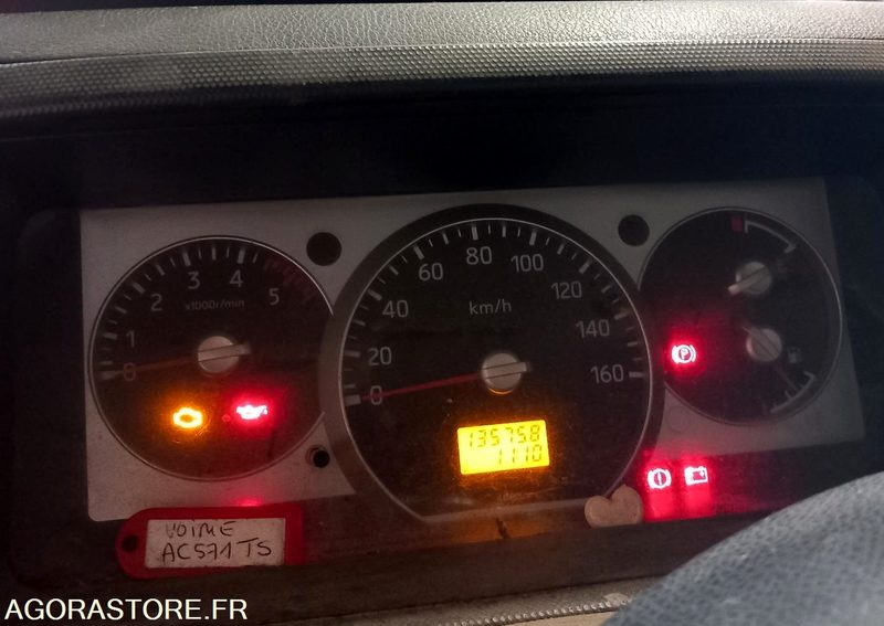 Renault Maxity 135758 kms 2009 - Furgoneta basculante: foto 5 Renault Maxity 135758 kms 2009 - Furgoneta basculante: foto 5