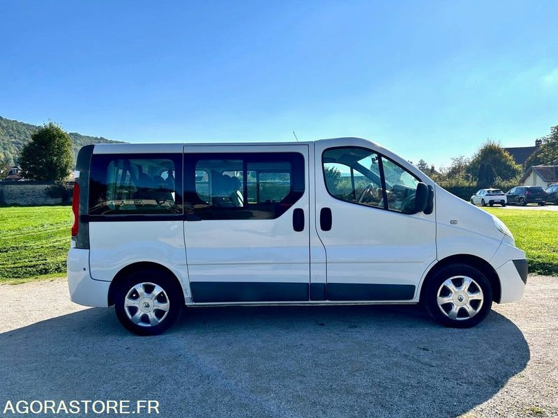 Renault Trafic 2 - 2010 - 141000 kms - Minibús, Furgoneta de pasajeros: foto 5 Renault Trafic 2 - 2010 - 141000 kms - Minibús, Furgoneta de pasajeros: foto 5