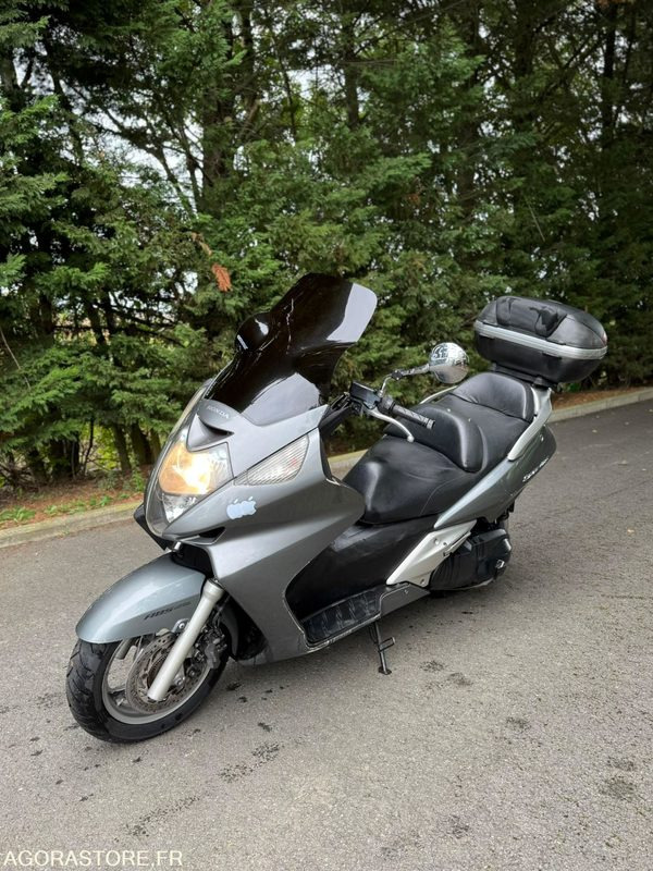 SCOOTER-HONDA-600-SILVER WING-ABS - Motocicleta: foto 4 SCOOTER-HONDA-600-SILVER WING-ABS - Motocicleta: foto 4
