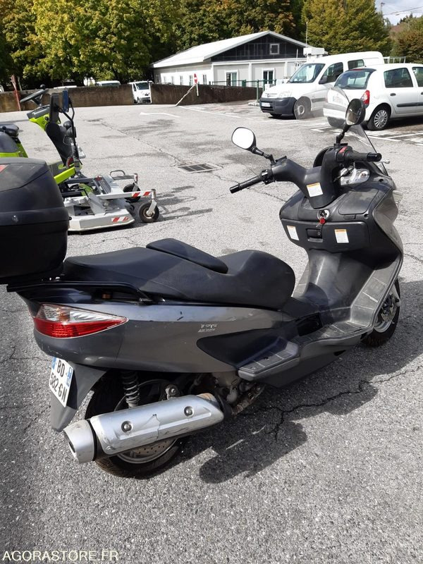 SCOOTER SUZUKI 125 - Motocicleta: foto 2 SCOOTER SUZUKI 125 - Motocicleta: foto 2