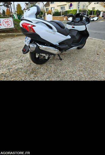 SUZUKI BURGMAN 650 CM3 EXECUTIVE - 2017 - 22 500km - Motocicleta: foto 5 SUZUKI BURGMAN 650 CM3 EXECUTIVE - 2017 - 22 500km - Motocicleta: foto 5